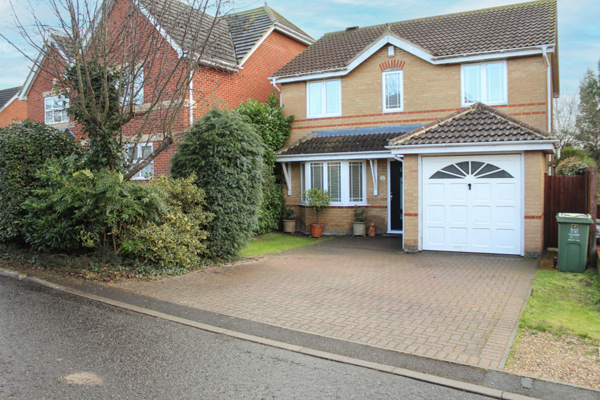 Lamont Close, Wickford, SS12