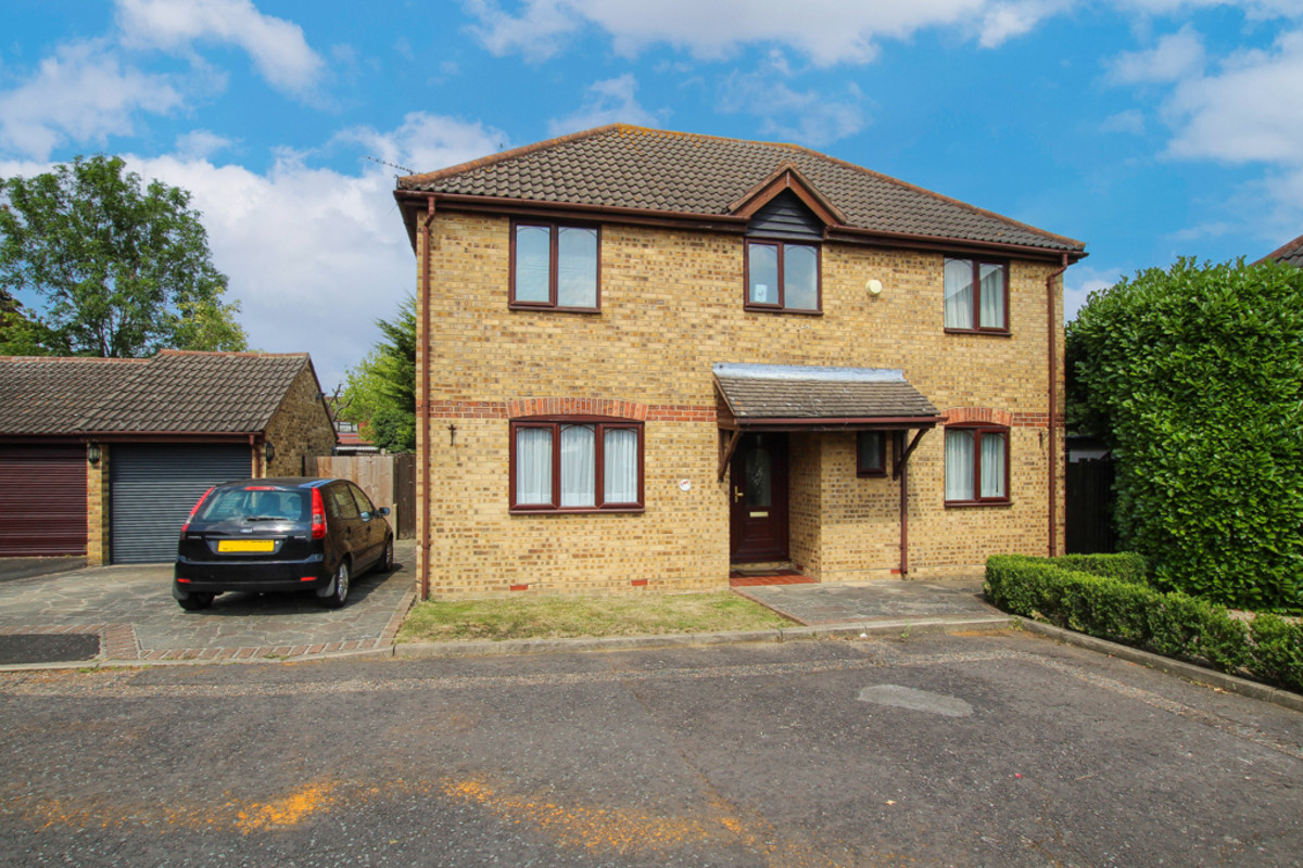 Hornchurch Close, Wickford, SS11