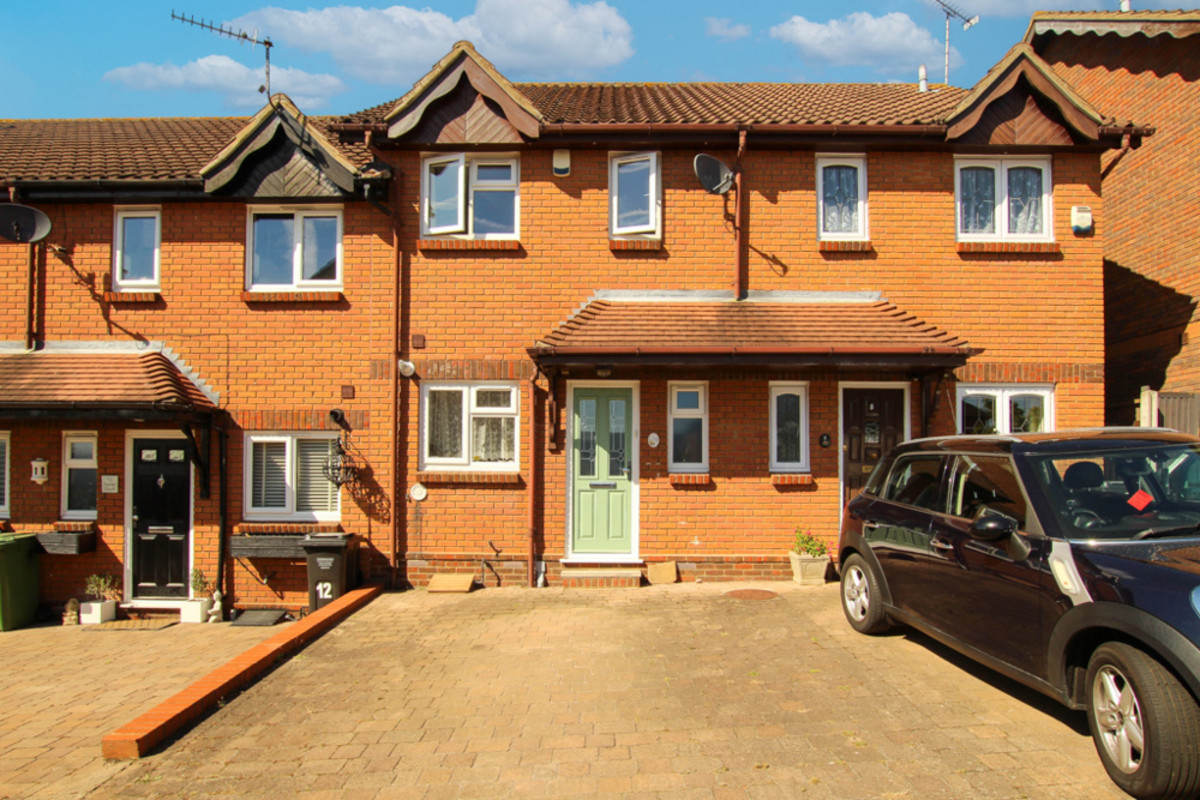 Ogilvie Court, Wickford, SS12