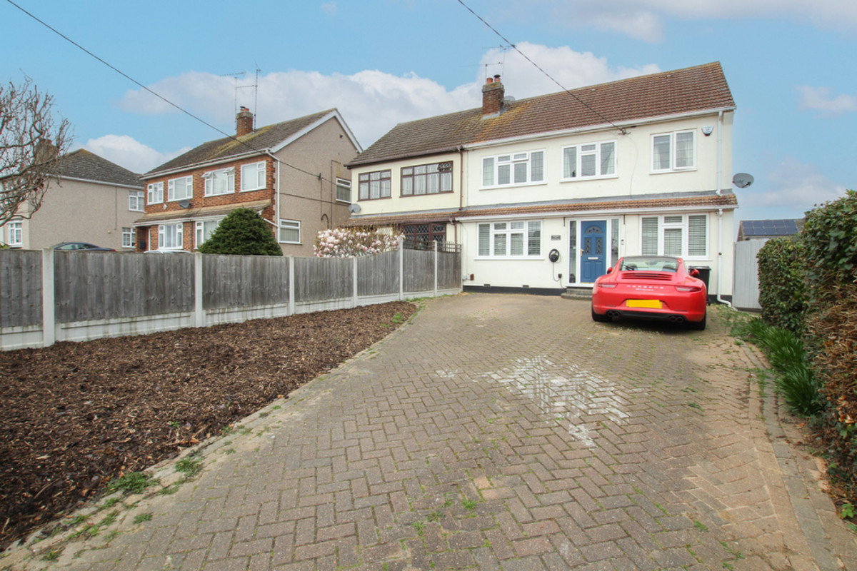 Belmont Avenue, Wickford, SS12