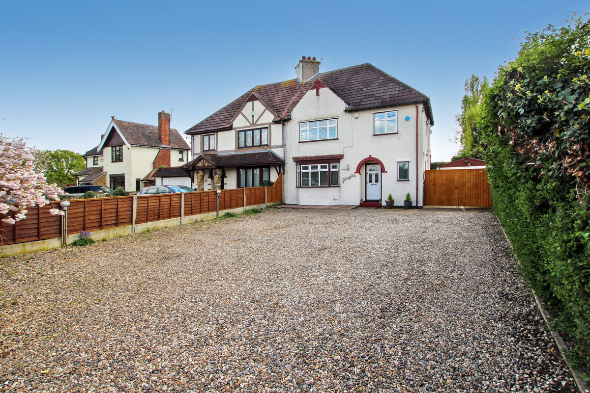 London Road, Basildon, SS13