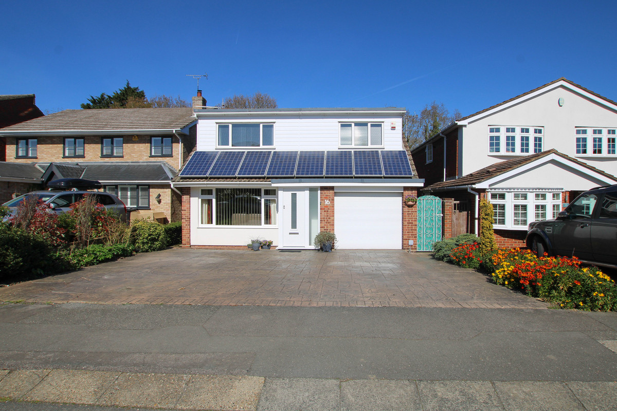 Heathleigh Drive, Langdon Hills, SS16