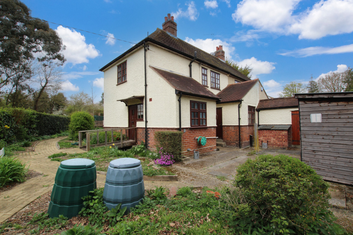 Hawkswood Road, Billericay, CM11