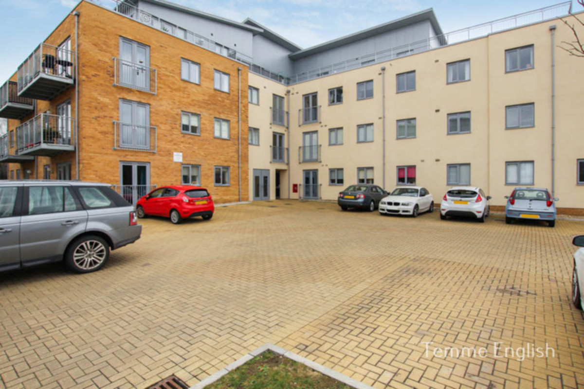 Golden Jubilee Way, Wickford, SS12