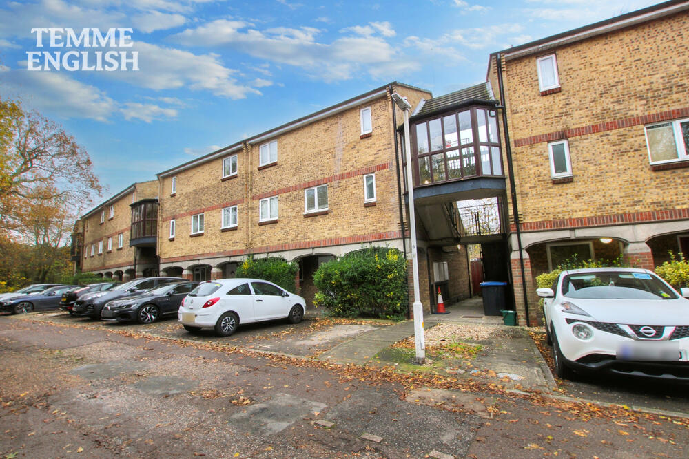 Woodstock Crescent, Laindon, SS15