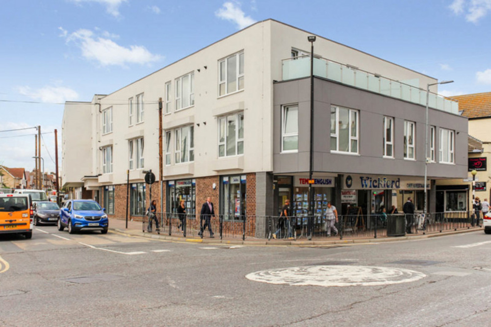 Station Avenue, Broadway House Station Avenue, SS11