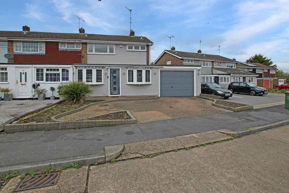 St. Cleres Crescent, Wickford, SS11