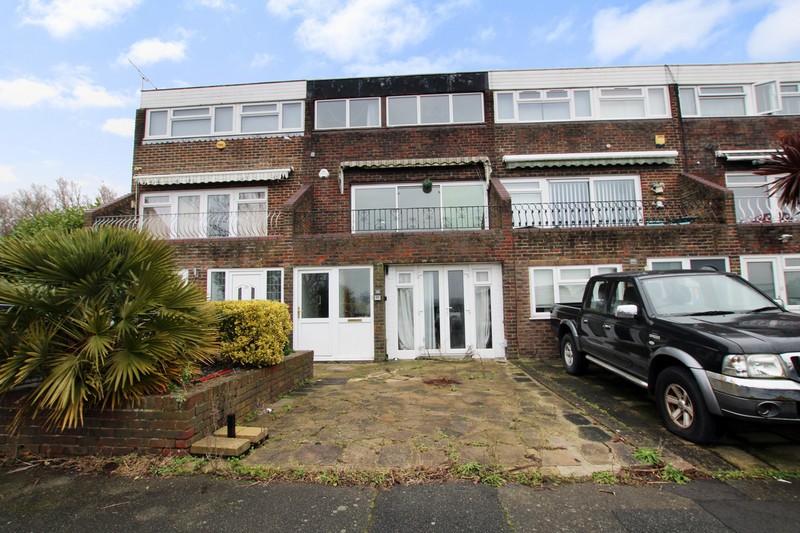Spains Hall Place, Basildon, SS16