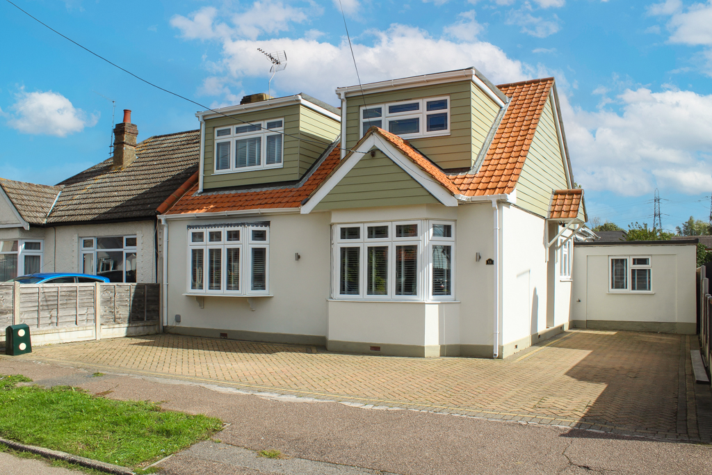 First Avenue, Wickford, SS11