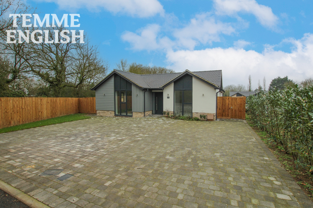 New Road, Little Burstead, CM12