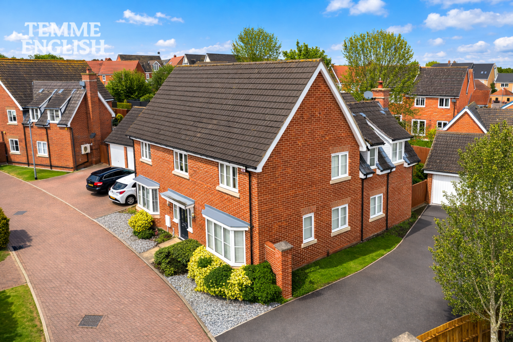 Scholars Crescent, Dunton Fields, Laindon, SS15