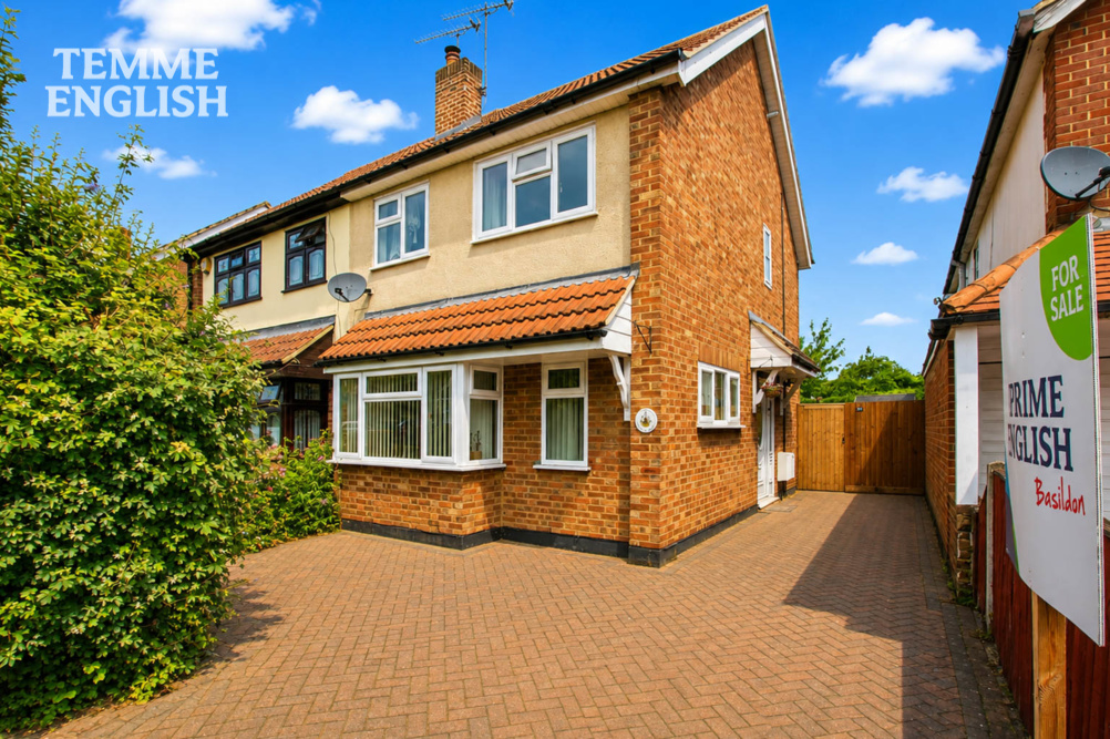 Victoria Road, Laindon, SS15