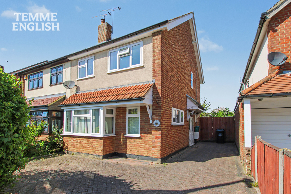 Victoria Road, Laindon, SS15