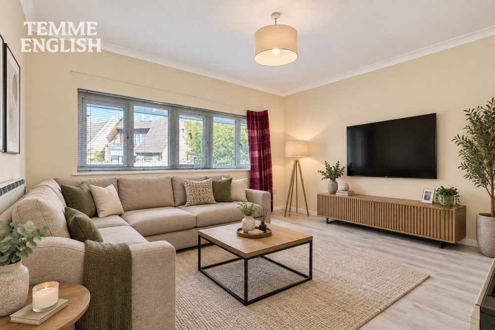 Charleston Avenue, Pitsea, SS13 – NO CHAIN, GARAGE INCLUDED AND PRIVATE COURTYARD GARDEN!