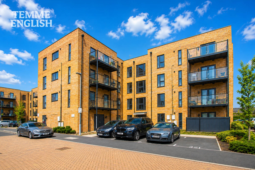 Armoury Court, Lance Street, RM13 – Luxury Top Floor Apartment