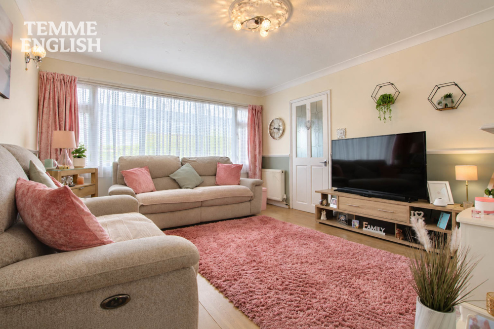Jermayns, Lee Chapel North, SS15 – Immaculate Family Home With Garage!
