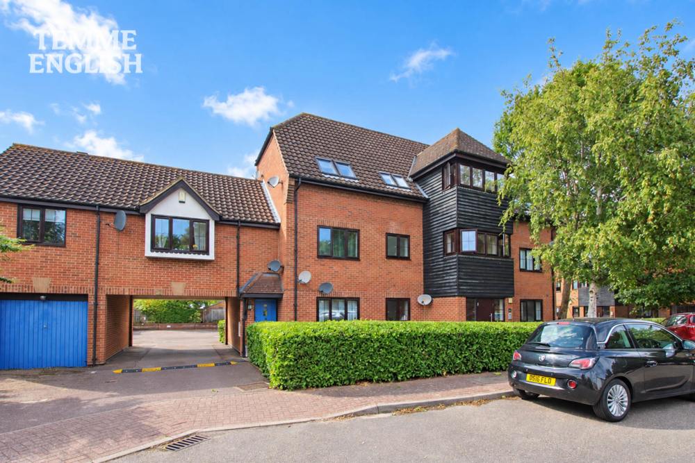 Spruce Close, Steeple View, SS15 – No Onward Chain!